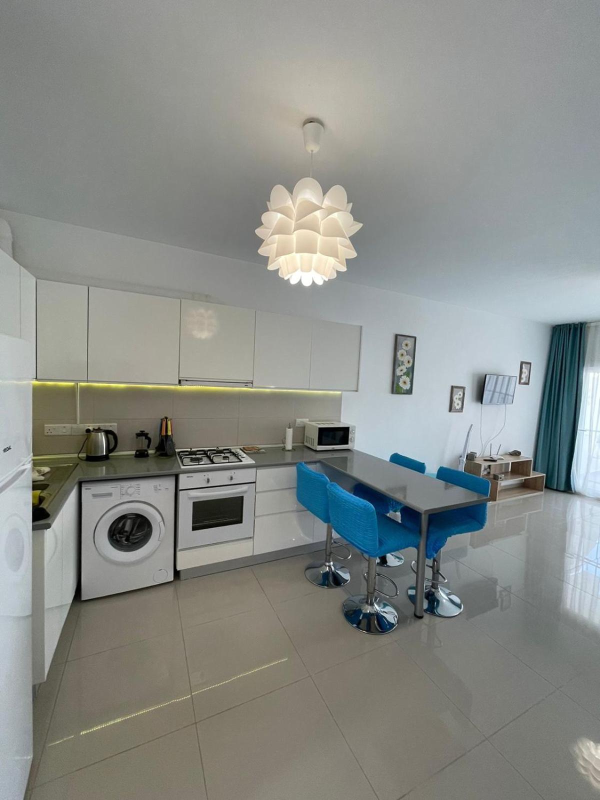 Blue Apartment In 5* Ceasar Resort Trikomo 外观 照片