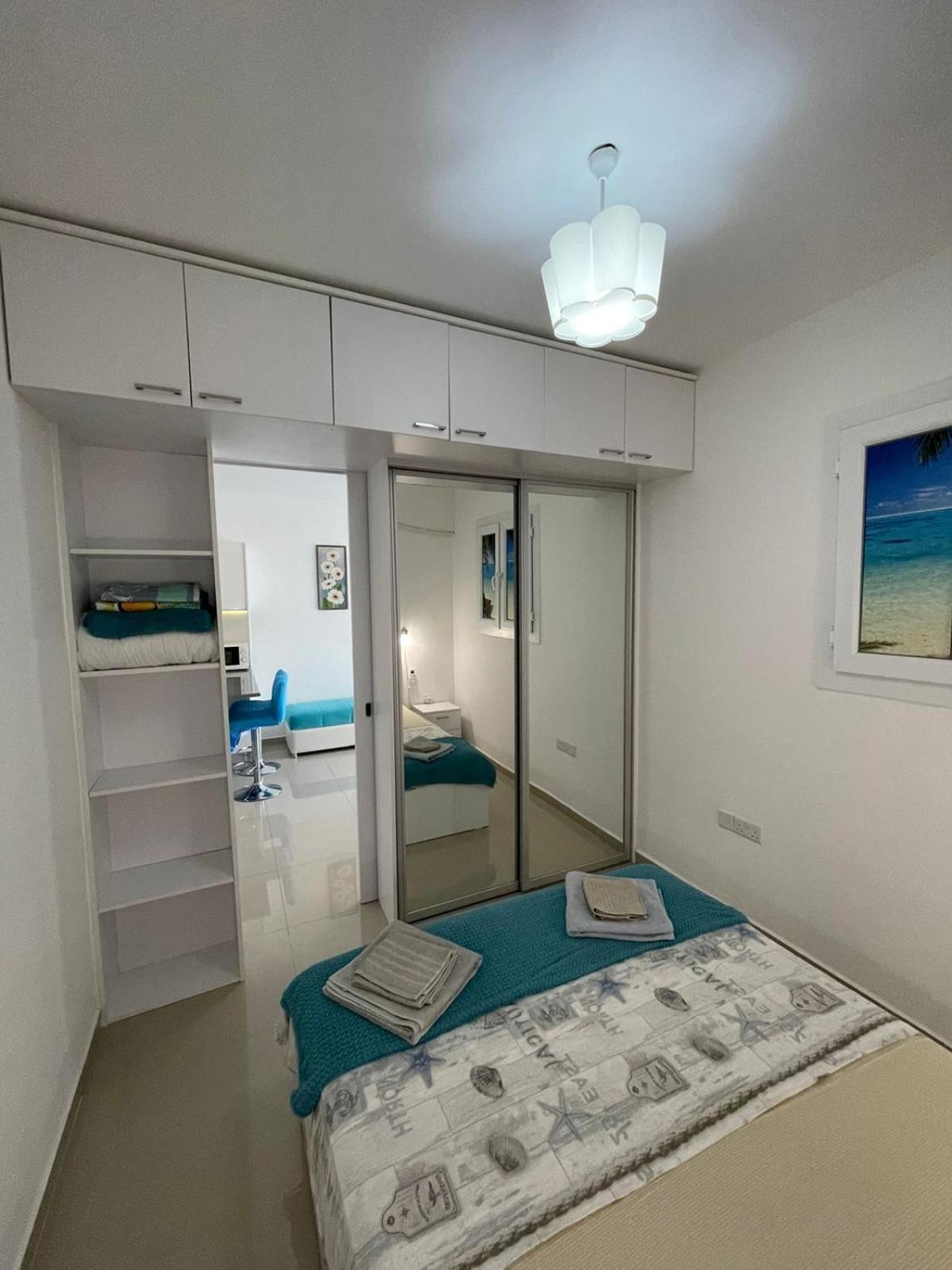Blue Apartment In 5* Ceasar Resort Trikomo 外观 照片