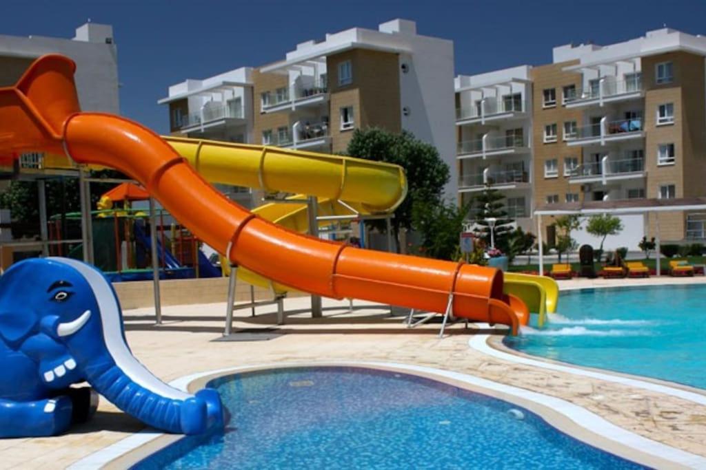 Blue Apartment In 5* Ceasar Resort Trikomo 外观 照片